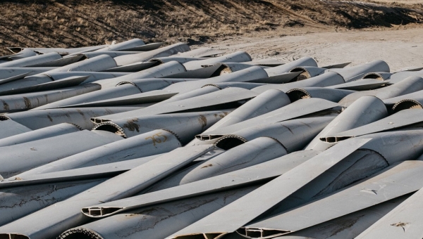 ΗΠΑ: Αδιέξοδο με τα απορρίμματα των ανεμογεννητριών – Δεν ξέρουν τι να κάνουν τα χρησιμοποιημένα πτερύγια