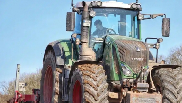 Αγορά τρακτέρ, εξοπλισμού και νέες φυτεύσεις µε 50% επιδότηση στον Αναπτυξιακό